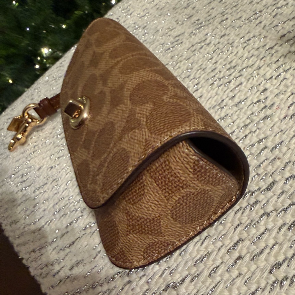NWT! Coach glasses case with button closure and carry handle/clip. Authentic - Picture 4 of 15